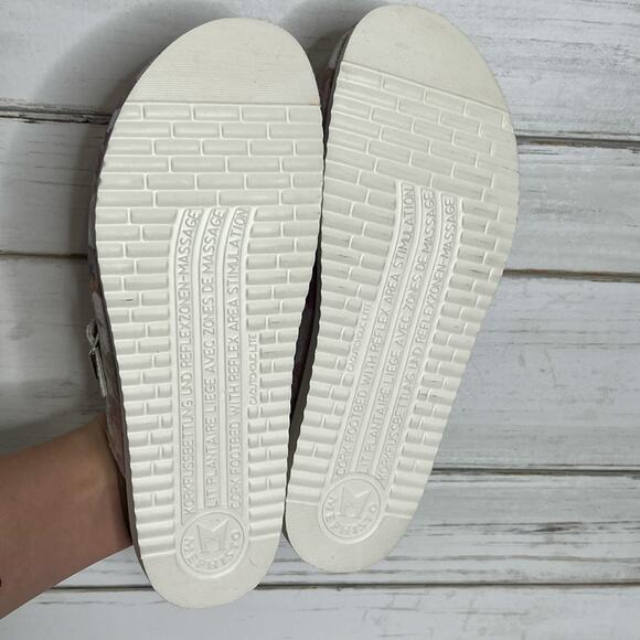 Mephisto Floral Mules with White Soles - Picture 6 of 10